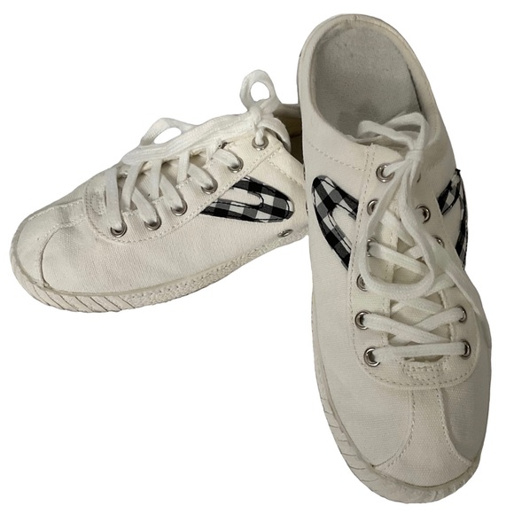 Tretorn Nylite Classic White Canvas Lace-up Sneakers with Black Logo Accents 8M - Picture 1 of 16